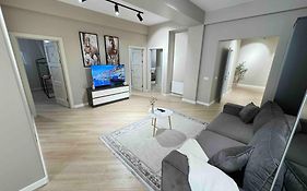 Rentnow Modern Business Apartment With 3 Bedrooms In Centre Chisinau