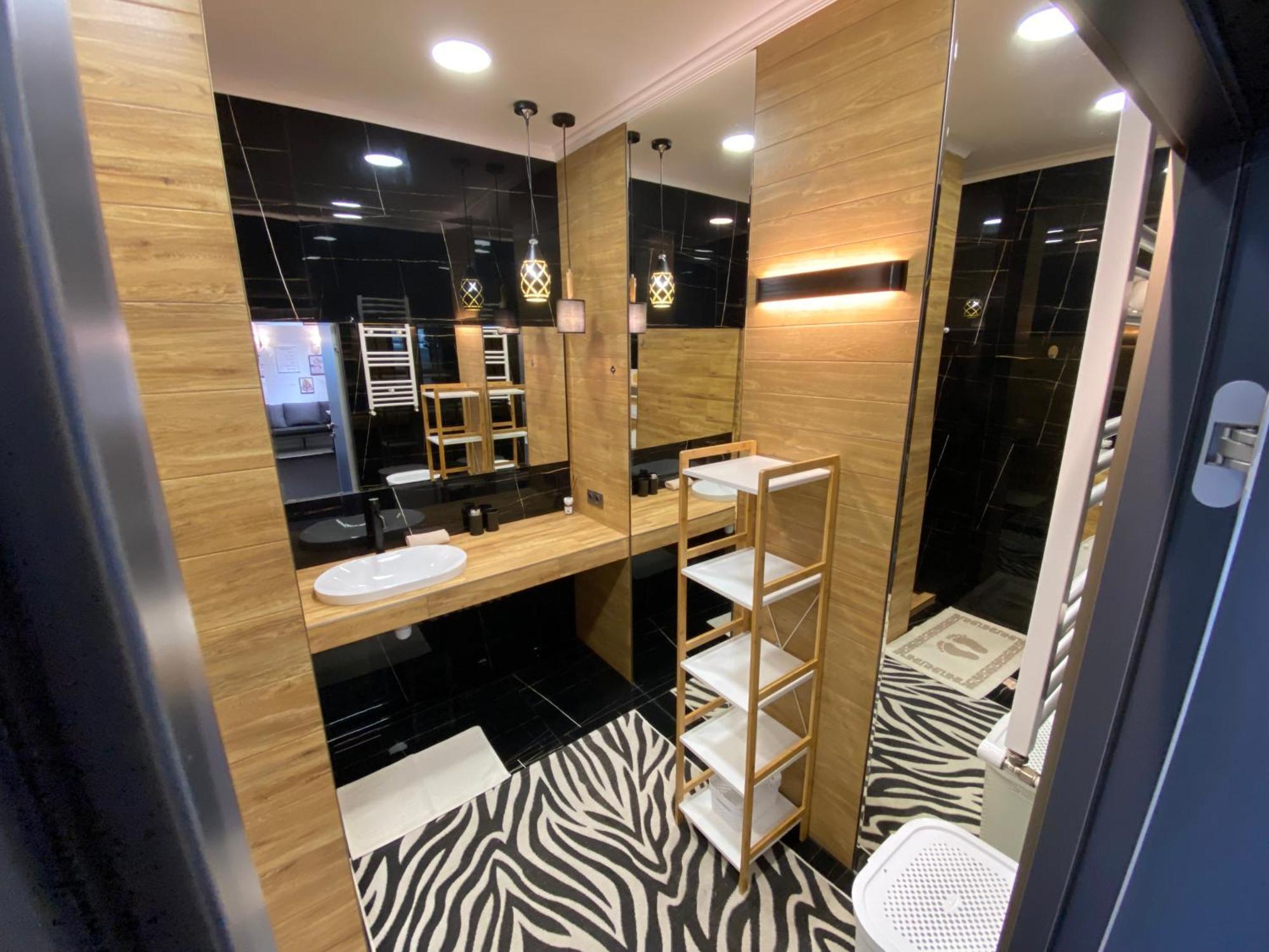 Rentnow Modern Business Apartment With 3 Bedrooms In Centre Кишинів Екстер'єр фото