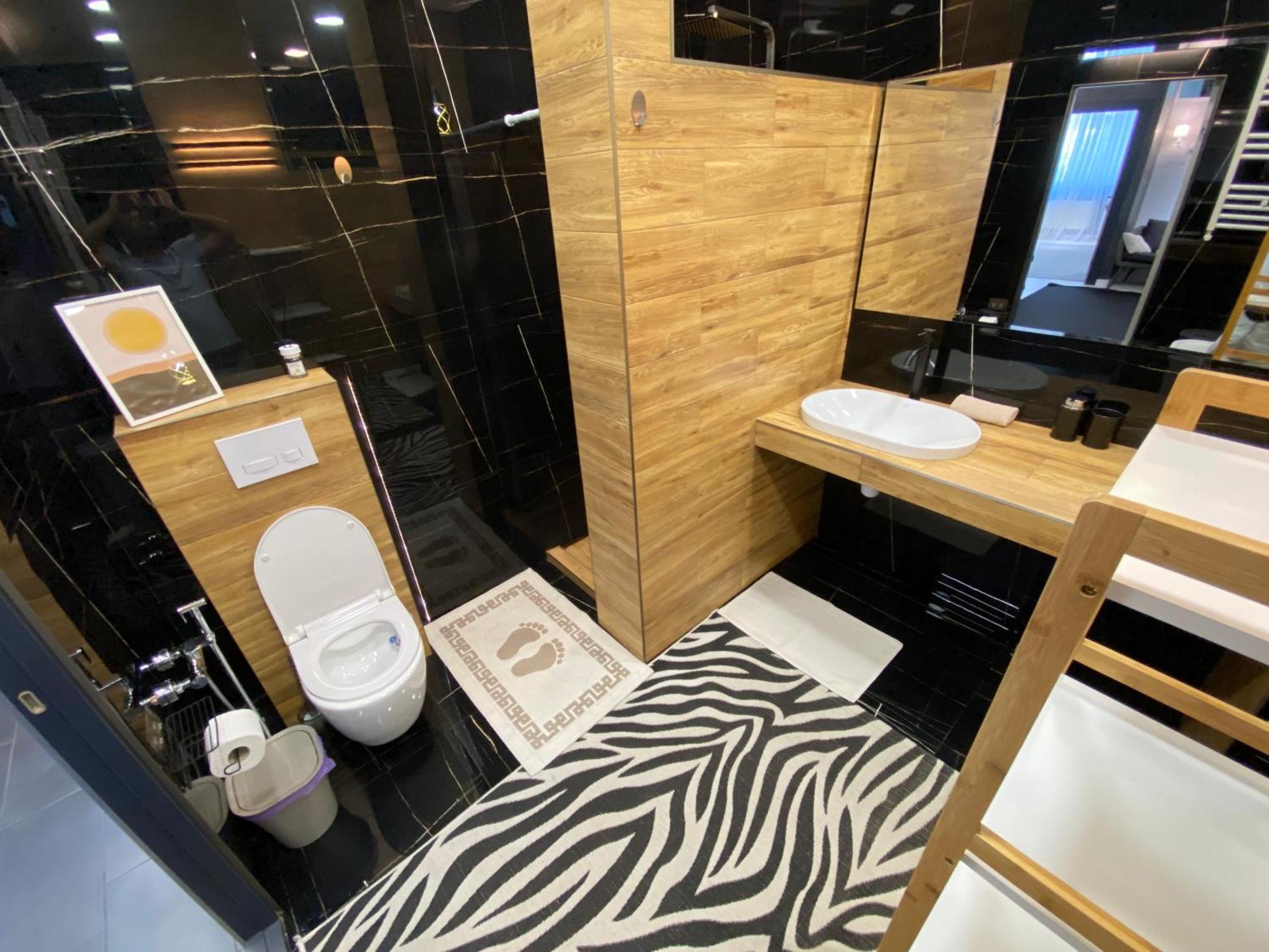 Rentnow Modern Business Apartment With 3 Bedrooms In Centre Кишинів Екстер'єр фото