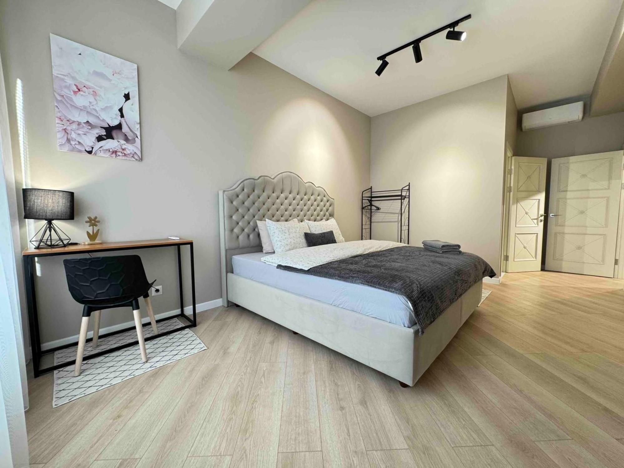 Rentnow Modern Business Apartment With 3 Bedrooms In Centre Кишинів Екстер'єр фото