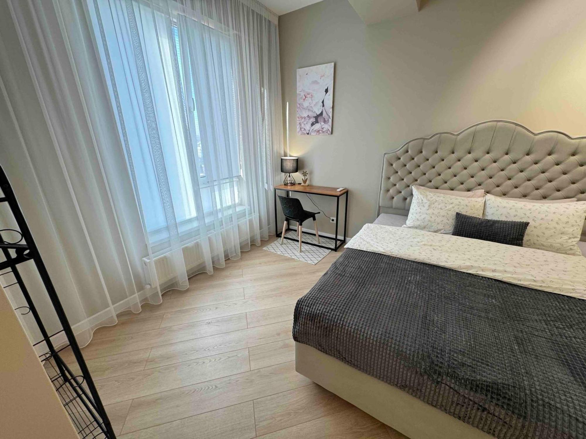 Rentnow Modern Business Apartment With 3 Bedrooms In Centre Кишинів Екстер'єр фото