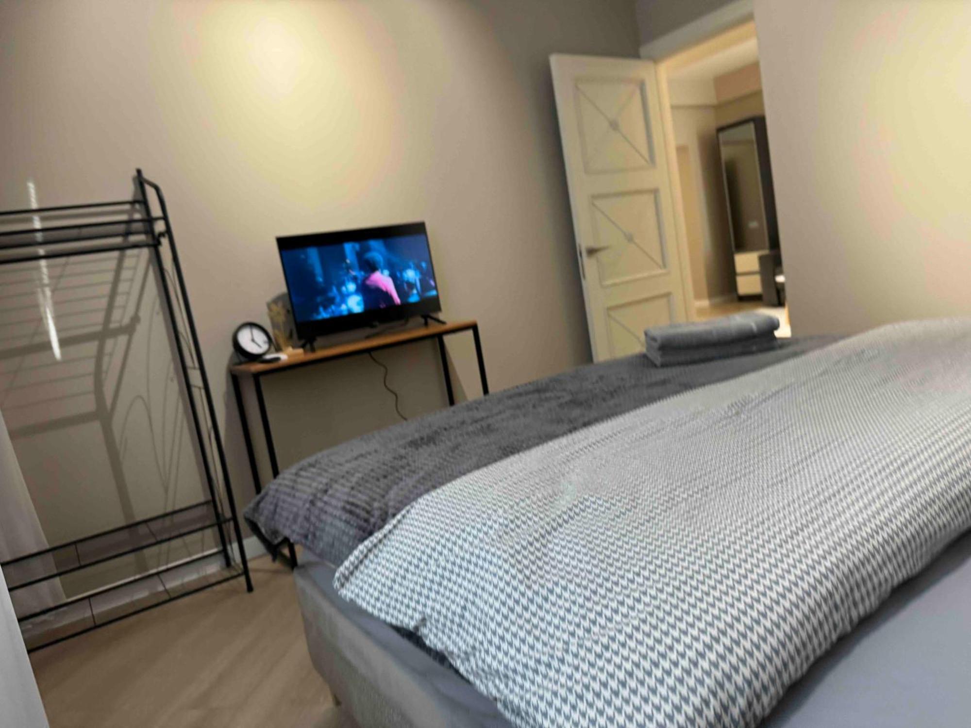 Rentnow Modern Business Apartment With 3 Bedrooms In Centre Кишинів Екстер'єр фото