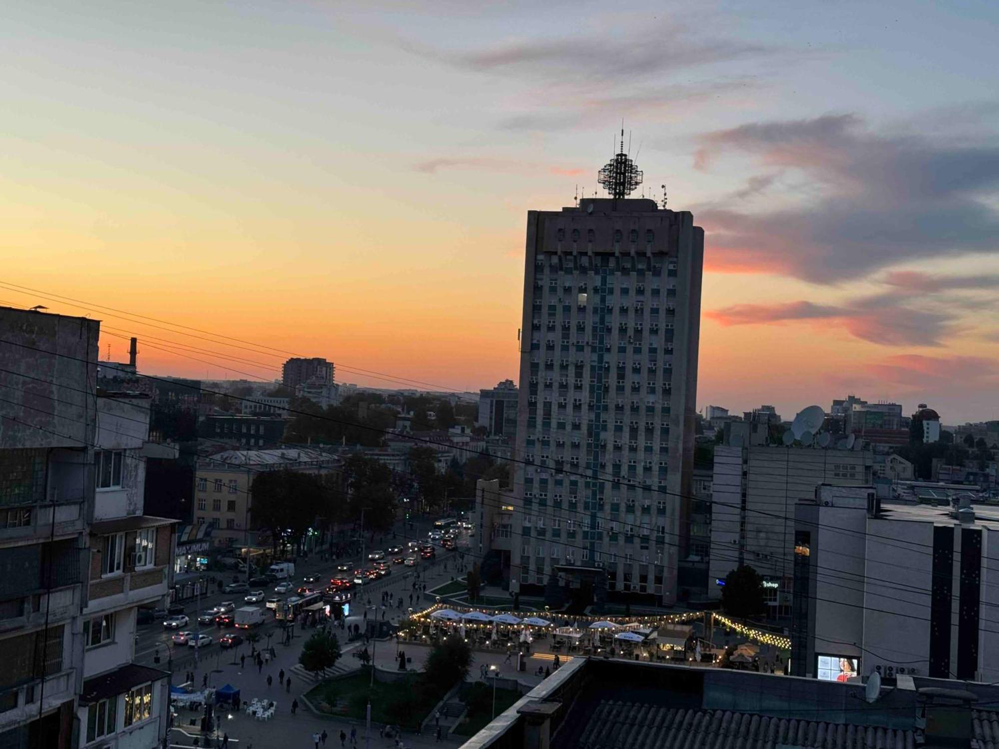 Rentnow Modern Business Apartment With 3 Bedrooms In Centre Кишинів Екстер'єр фото
